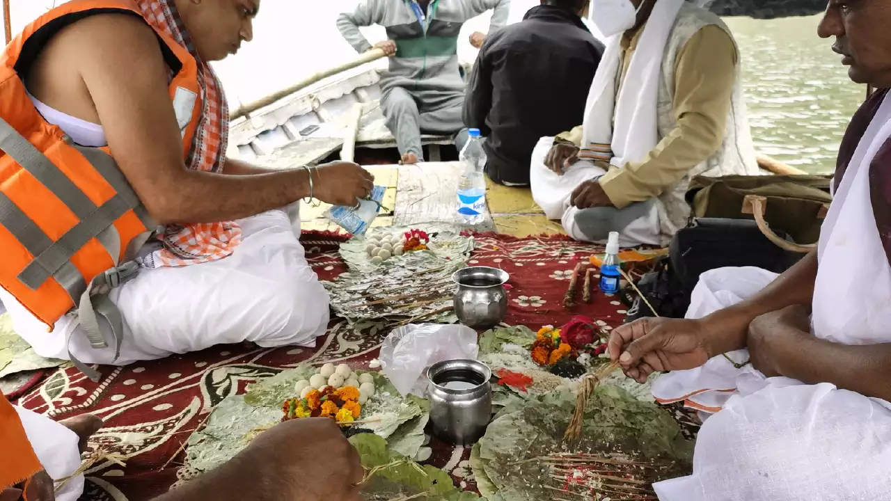image of performing shradh